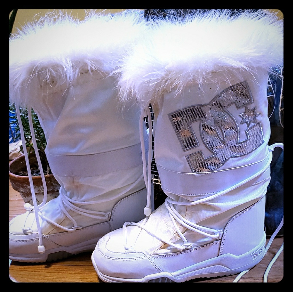 White snow boots